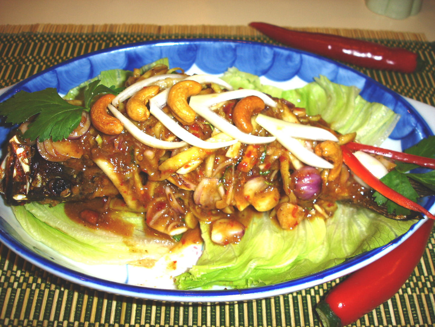 K11PP Deep Fried in Red Chilli Paste, Spicy Green Mango Salad(Spicy)