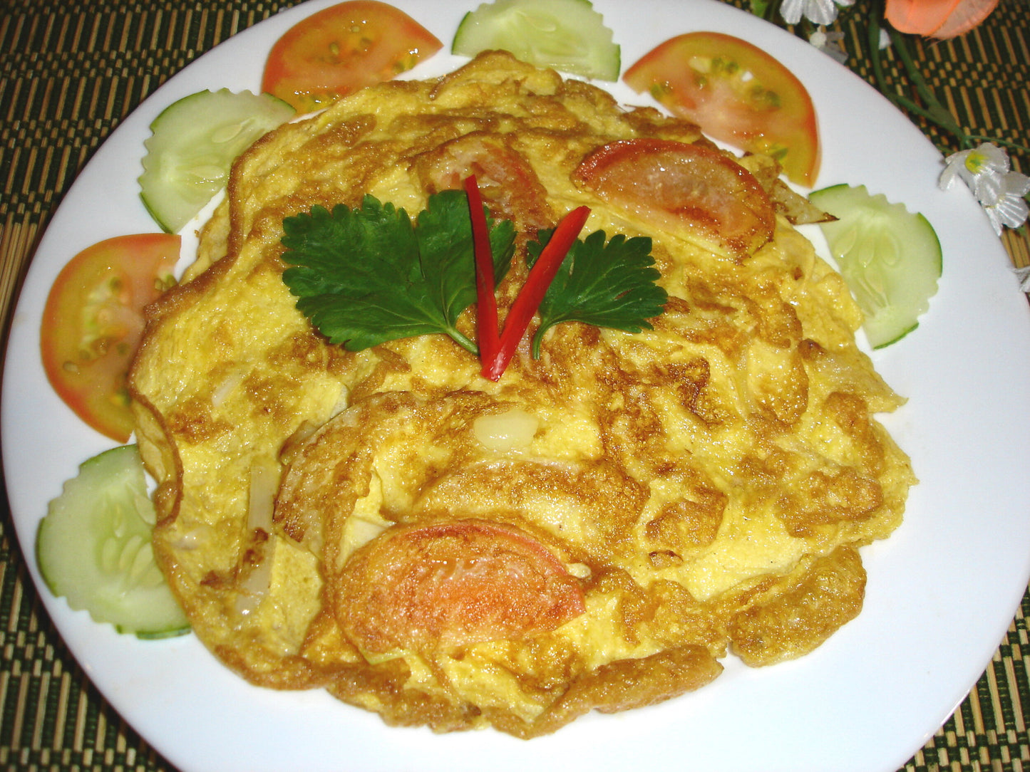 L02 Omelet with Tomato & Onion