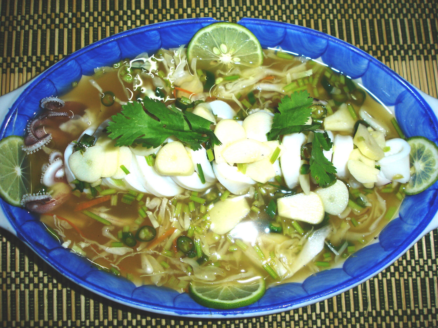E13SQ Steamed Squid(Spicy) / ปลาหมึกนึ่งมะนาว