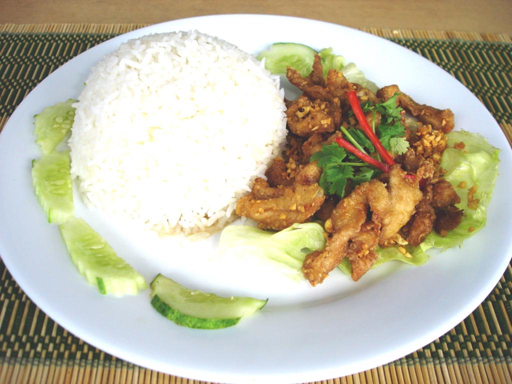 E03CH Fried Garlic Chicken with Rice or Fried Rice