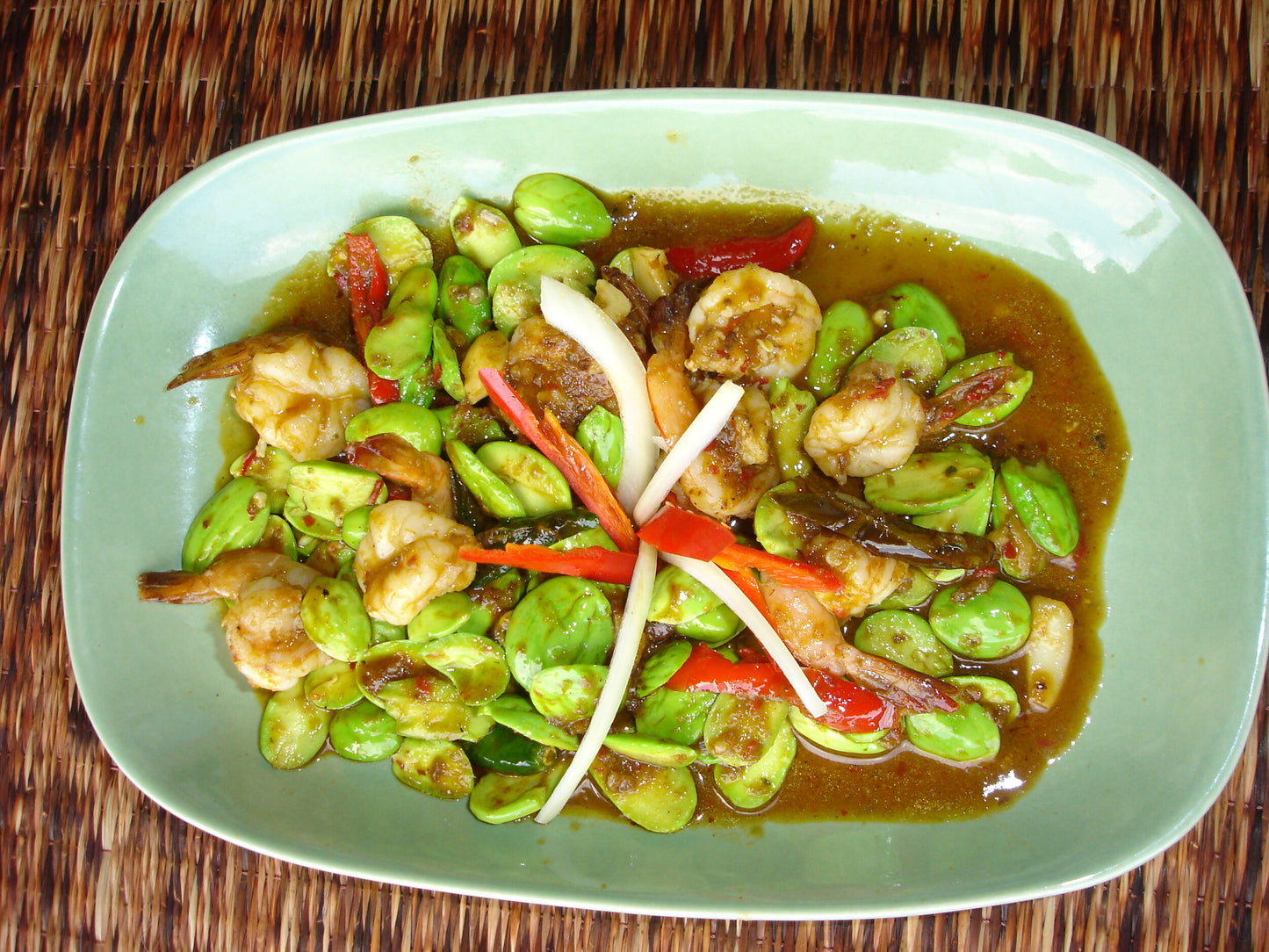 M11 Stir-Fried Petai and Prawn with Sambal Balacan / ผัดพริกบาระจันสะตอกุ้ง